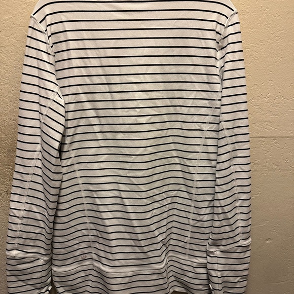 Lulemon sports Jacket with zipper. - Picture 2 of 2